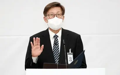 박형준 부산시장 측과 테라 측이 서로 만나 면담을 한 것으로 예상되는 문서가 커뮤니티 사이트를 통해 확산되고 있다. 박 시장은 8일부터 본격적인 임기를 시작했다. 사진=연합뉴스