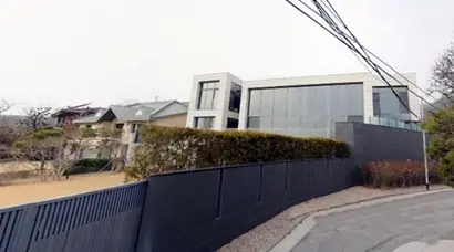 가수 서태지 씨가 가족과 함께 살았던 평창동 단독주택. 사진=카카오맵 로드뷰