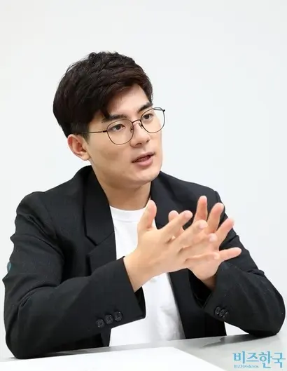 지난해 11월 출시된 원격 진료·약 배달 앱 ‘닥터나우’가 뜨거운 감자다. 서울 강남구 역삼동 닥터나우 본사에서 만난 장지호 대표. 사진=임준선 기자