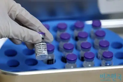화이자와 바이오엔텍이 개발한 백신의 경우 80% 안팎의 델타 변이 예방 효과가 있다는 연구가 나왔다. 화이자 백신. 사진=박은숙 기자