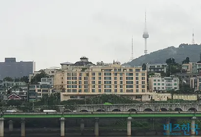 국내 4대 부촌 중 한 곳인 유엔빌리지에 위치한 장학파르크한남. 사진=유시혁 기자