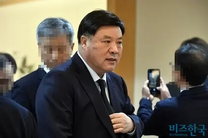 2019년 12월 고 김우중 전 대우그룹 회장의 빈소를 찾은 서정진 셀트리온 명예회장. 사진=박정훈 기자