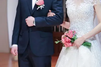 결혼식을 생략하거나 최소 비용으로 준비하는 예비부부도 늘어나고 있다.