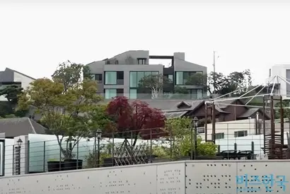 최태원 SK그룹 회장이 거주하고 있는 한남동 이태원언덕길 내 단독주택. 사진=일요신문U