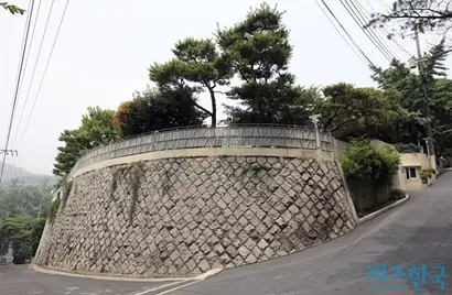 박정원 두산그룹 회장은 서울 정통 부촌 성북동 단독주택에 거주한다.  사진=박정훈 기자