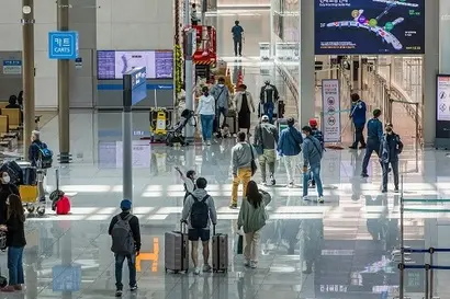 지난 5월 국토교통부에서 국제운항 규모를 2019년의 50% 수준까지 회복하는 ‘국제선 단계적 일상 회복 방안’을 추진하고, 6월 질병관리청에서 해외입국자 격리를 없애면서 해외여행을 떠나는 사람들이 급격히 늘었다. 사진=최준필 기자