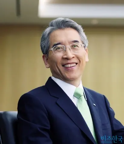 교보생명 신창재 회장. 사진=비즈한국 DB