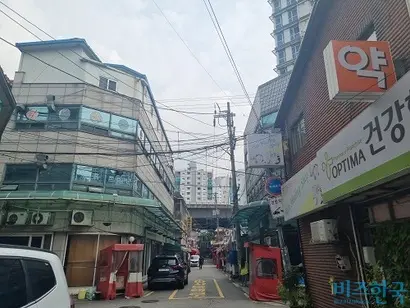 서울시는 성북2구역(위)과 신월곡1구역을 통해 결합개발 실험을 하고 있다. 구릉지와 역세권의 품앗이 전략은 매끄럽게 전개될까. 사진=강은경 기자