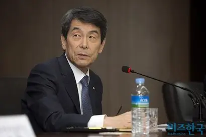 자연스레 산업은행 내부에서는 부산 이전에 반대 의견을 내비쳤던 이동걸 전 산업은행 회장(사진)이 회자되고 있다. 사진=이종현 기자