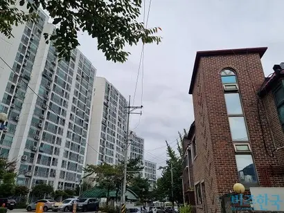 신림1구역은 인접한 아파트와 차로 설계, 조망권 등을 두고 갈등을 빚기도 했다. 사진=강은경 기자