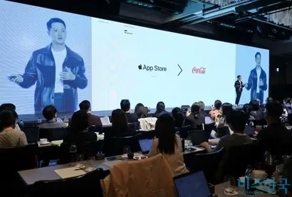 심준용 카카오스타일 디자인총괄 부사장은 애플뮤직, 구글지도 등을 리브랜딩한 경험을 예로 들어 설명했다. 사진=박정훈 기자