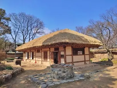 우리나라 판소리를 집대성한 신재효가 살던 옛집. 사랑채만 남아 있다. 사진=구완회 제공
