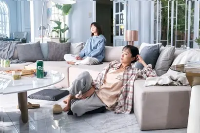 업계에서 내로라하는 ‘일타 킬러’ 길복순이지만, 사춘기 맞은 중학생 딸 재영 앞에서는 서툴기 그지없는 엄마일 뿐이다.