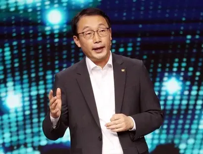 지난 2월 28일 스페인 바르셀로나에서 열린 모바일월드콩그래스 2023에서 기조연설을 하는 구현모 당시 KT 대표. 사진=사진공동취재단