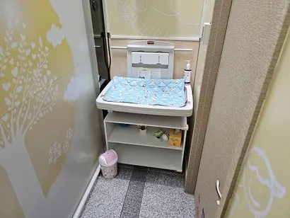 서울의 한 구청 청사 수유실. 한 명이 들어서기도 비좁았다. 사진=김초영 기자