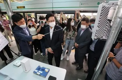 2018년 최초로 5G 28GHz 대역 주파수를 할당 받았던 이동통신사 3사(SKT, KT, LG유플러스)는 올해 상반기에 할당이 모두 취소됐다. 다만 일부 지하철에 설치한 28GHz 와이파이는 오는 11월까지 유지된다. 사진=연합뉴스