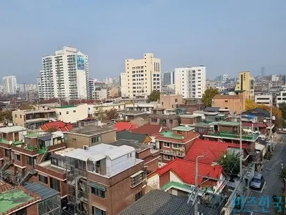 LH매입임대주택 옥상에서 바라본 번동 일대. 사진=강은경 기자