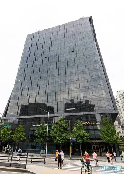 서울 서대문구에 위치한 풍산빌딩. 사진=최준필 기자
