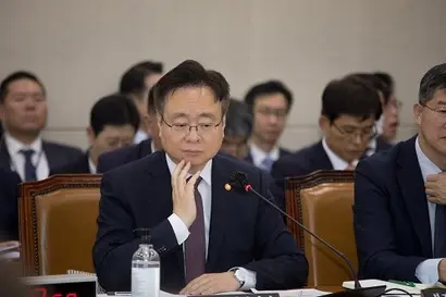 10월 12일 오전 국회 보건복지위원회에서 열린 보건복지부와 질병관리청에 관한 국정감사에서 조규홍 보건복지부 장관이 의원들의 질문에 답하고 있다. 사진=이종현 기자