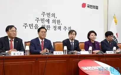 11월 7일 오전 서울 여의도 국회에서 열린 국민의힘 뉴시티 프로젝트 특별위원회 1차회의에서 조경태 위원장이 발언을 하고 있다. 사진=박은숙 기자