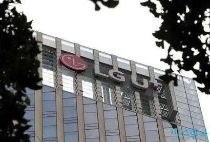 1위 SKT, 2위 KT, 3위 LG유플러스로 여겨지던 이동통신 시장에서 지난 9월 LG유플러스가 처음으로 이동통신회선 수에서 KT를 앞서 화제가 됐다. 사진=박정훈 기자