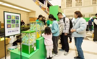 지마켓은 신세계와의 시너지 강화에 힘을 싣고 있다. 이달 3일에는 15년간 온라인에서만 진행했던 G마켓 상생 페스티벌을 이마트 월계점에서 열어 눈길을 끌었다. 사진=지마켓 홈페이지