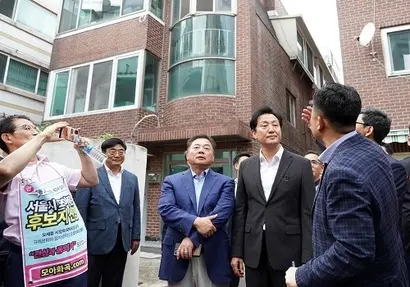 지난 9월 4일 오세훈 서울시장이 서울 강서구 화곡동 모아타운 현장점검을 나왔다. 사진=서울시 제공