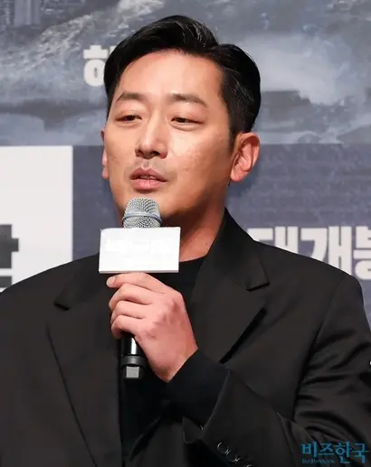 배우 하정우 씨가 10년간 거주한 서울 잠원동 고급빌라를 팔아 23억 원의 시세차익을 남겼다. 사진=박정훈 기자