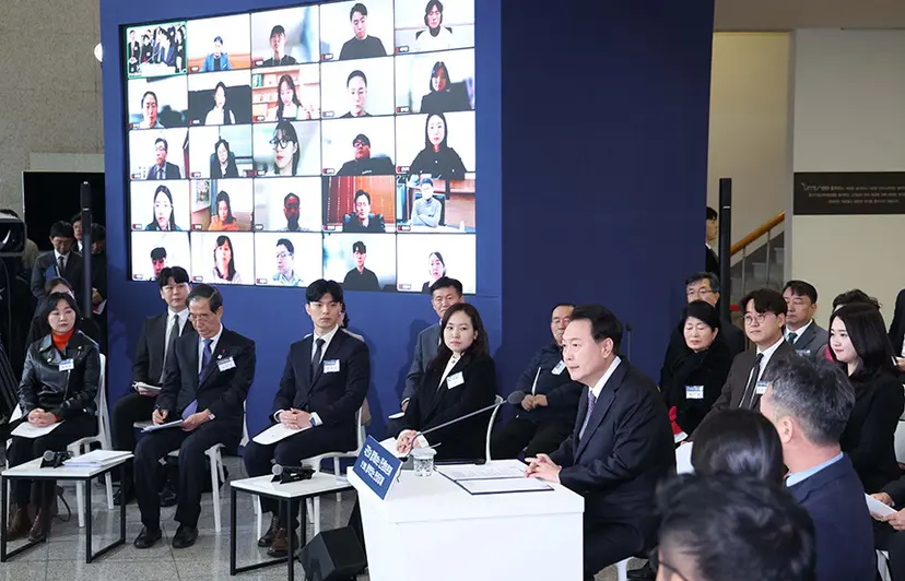 윤석열 대통령이 4일 경기도 용인시 중소기업인력개발원에서 ‘국민과 함께하는 민생토론회’ 형식으로 열린 기획재정부의 2024년 신년 업무보고에서 모두발언을 하고 있다. 사진=연합뉴스