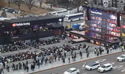2023년 11월 19일 서울 광화문 광장에서 리그 오브 레전드 월드 챔피언십의 결승전을 응원하는 행사가 열렸다. 사진=연합뉴스