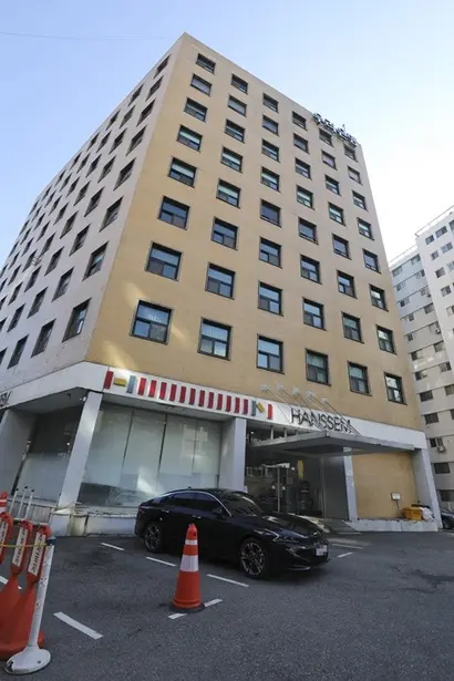 한샘디자인파크 방배점 맞은편에 위치한 한샘 방배 사옥. 이 건물에도 81억 원가량의 가압류가 걸려 있는 상태다. 사진=박정훈 기자