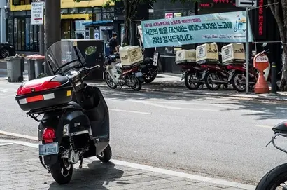 배민 측은 개인정보보호를 위해 시스템을 변경했다는데, 업계에서는 라이더의 노동권을 침해할 소지가 있다고 우려한다. 사진=최준필 기자