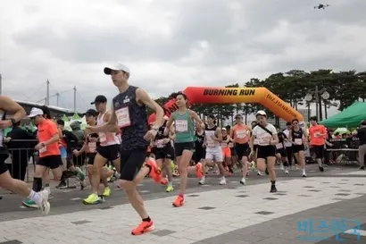 ‘버닝런 2024’​는 10km, 7km, 5km 코스로 이뤄졌으며, 남녀 각각 10km 코스 1위 100만 원 7km 코스 1위 50만 원 등의 상금이 주어졌다. 사진=이종현 기자
