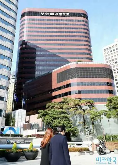 서울 중구에 위치한 부영태평빌딩. 과거 삼성생명 태평로사옥이었다. 사진=박정훈 기자
