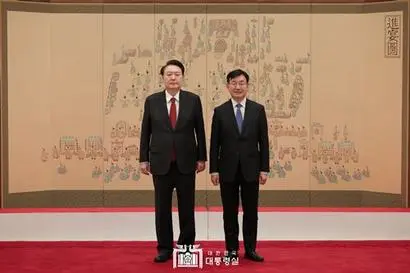 지난 1월 2일 윤석열 대통령이 성태윤 정책실장에게 임명장을 수여했다. 사진=대통령실