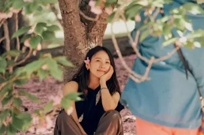 방송에서 구력이 상당한 톱스타 이효리지만 엄마와 단둘이 떠난 여행에서 쩔쩔매는 모습은 여느 평범한 딸들과 다르지 않다. 그 공감이 굉장히 짙게 다가온다. 사진=JTBC 제공