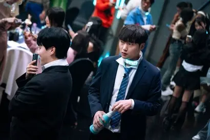 1, 2라운드에서 미션의 핵심을 정확하게 캐치하고 빠르게 ‘어그로’를 끌어 생존했던 진용진. 참가자가 아니라 프로그램 기획자의 입장에서 상황을 분석하는 능력이 돋보였다. 사진=넷플릭스 제공