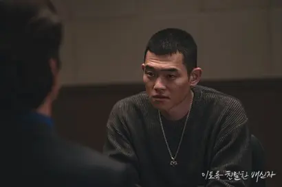 살해당한 가출팸 멤버 송민아, 그리고 백골 시신으로 밝혀진 이수현과 밀접한 관계로 얽혀 있는 가출팸 리더 최영민. ‘소년시대’에서 양철홍 역으로 얼굴을 알린 김정진의 연기도 돋보인다. 사진=MBC 제공