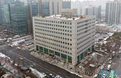 서울 금천구 가산동에 위치한 이랜드그룹 사옥. 지난해 12월 이랜드그룹에서 직원들에게 춤 연습을 강요했다는 논란이 불거지자 고용노동부가 특별근로감독에 착수했다. 사진=최준필 기자