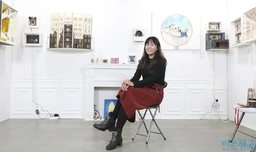 부산국제아트페어 K-ART 신진작가전의 참여작가로 참여한 강명숙 작가는 ‘상자 안의 작은 예술(Art In A Box)’라는 주제로 여러 작품을 출품했다. 사진=박정훈 기자