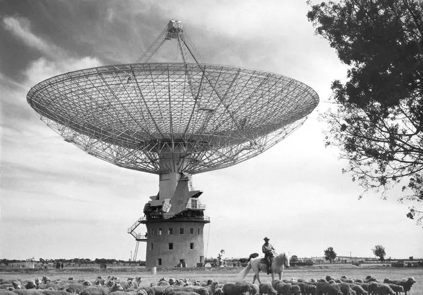 BLC 1 신호를 포착한 파크스 전파 천문대 전경. 사진=David Moore, CSIRO