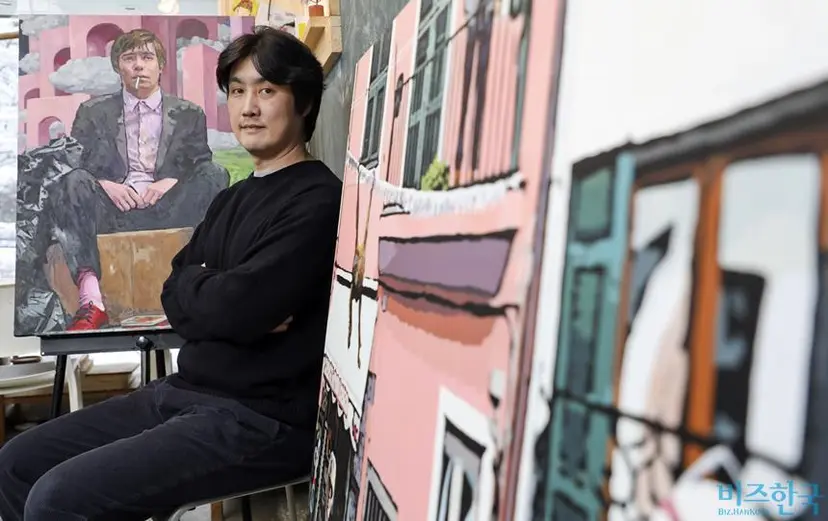 박종화 작가는 상식을 뒤엎는 영화 같은 상황을 그려 보는 사람에게 유머와 궁금증을 유발한다. 사진=박정훈 기자