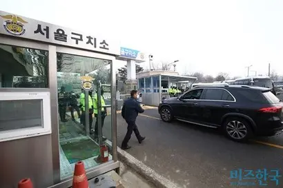 윤석열 대통령이 수감 중인 경기도 의왕시 서울구치소. 윤 대통령 구속 이후 일부 공간을 비워두면서 과밀화가 더 심각해졌다는 증언이 나온다. 사진=임준선 기자