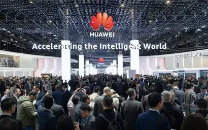 중국 화웨이가 미국 제재를 뚫고 글로벌 스마트폰 시장에서 재기에 나선다. MWC 2025에 설치한 화웨이 부스. 사진=한국화웨이 제공