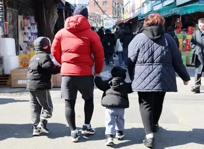 2024년 사업보고서를 공시한 11개 은행 중 일부 지방 거점 은행은 남성 육아휴직 사용자 비율이 0%였다. 사진=연합뉴스