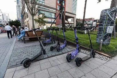업계에서는 안전 사고 방지를 위해 공유 전동 킥보드의 최대 속도를 낮추는 방안도 제시되고 있다. 사진=최준필 기자