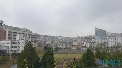 부영주택이 한강 입북 금싸라기 땅으로 꼽히는 서울 한남근린공원 부지(사진) 소유권을 지키기 위한 소송전에서 서울시에 최종 패소한 것으로 비즈한국 취재 결과 확인됐다. 사진=비즈한국DB