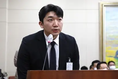 2022년 국회에서 열린 정무위원회의 공정거래위원회 등에 대한 국정감사에 증인으로 출석한 최형록 발란 대표. 사진=박은숙 기자
