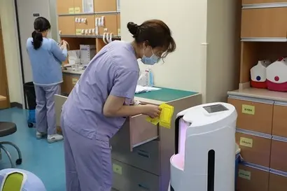 울산대학교병원이 2022년 도입한 항암제 이송로봇 ‘케로’. 사진=울산대학교병원 제공
