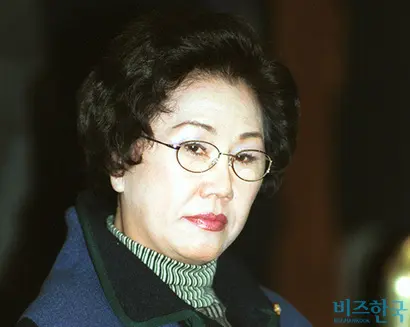 2001년 새천년민주당 의원 시절의 김방림 한국여성정치연맹 총재. 사진=임준선 기자